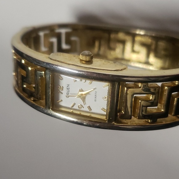Gruen GR7985 Vintage Greek Key Cut Out Hinged Clasp Bracelet Quartz Face Watch main image 9
